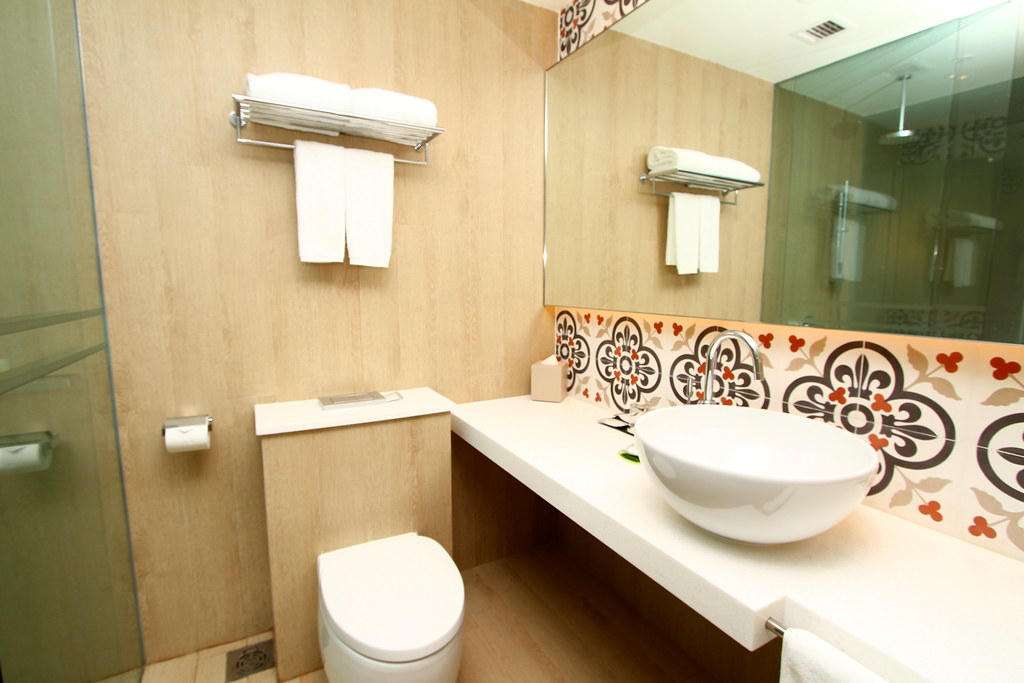 Village Hotel Katong: Toilet