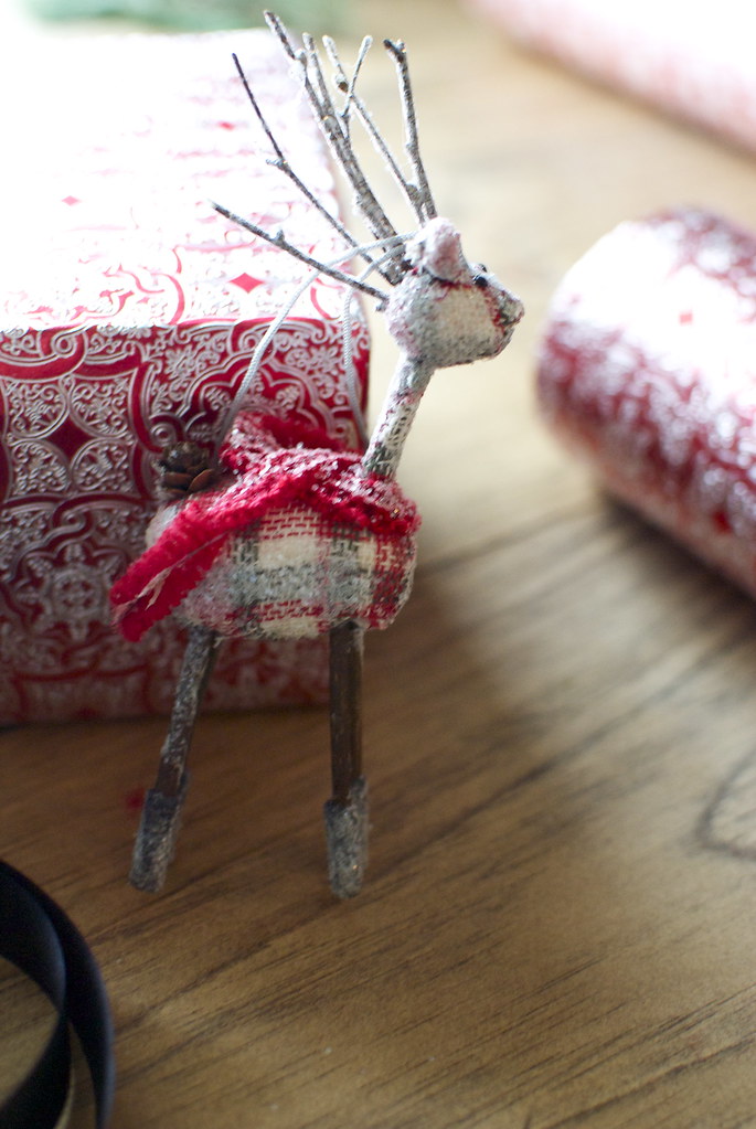 cute holiday gift wrap ideas, wrapping paper