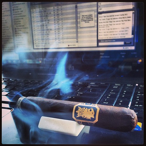 #DraftDay #de4l #undercrown #nowsmoking #cigar #cigars #stogiestand #cigarporn #cigaraficionado #cigaraficionados