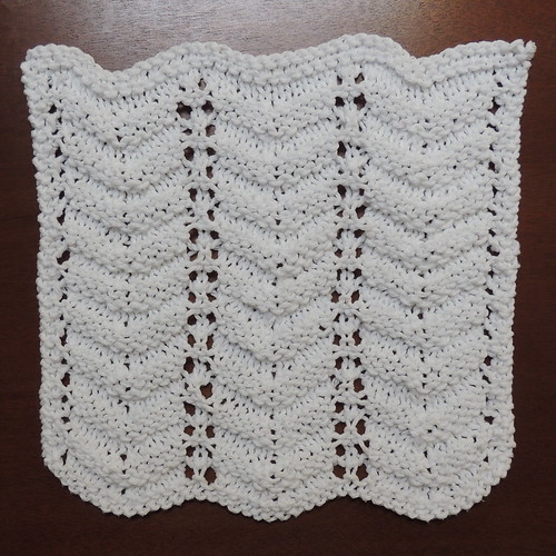 039 - Improved Feather and Fan Dishcloth