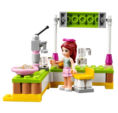LEGO-Friends-Mias-Lemonade-Stand-41027-3