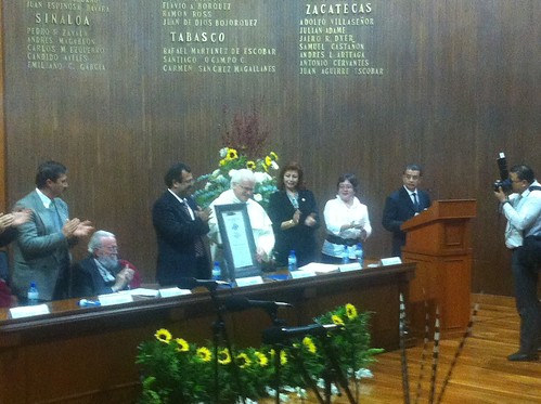 Condecoran al obispo Raúl Vera con el premio internaciona Hugo Gutiérrez Vega by agenciainqro.com Agencia Queretana de Noticias