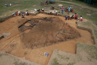 Excavating a Spanish house at the Berry site, 2008