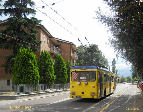 filobus Socimi n°18 in via Fratelli Rosselli - linea 6