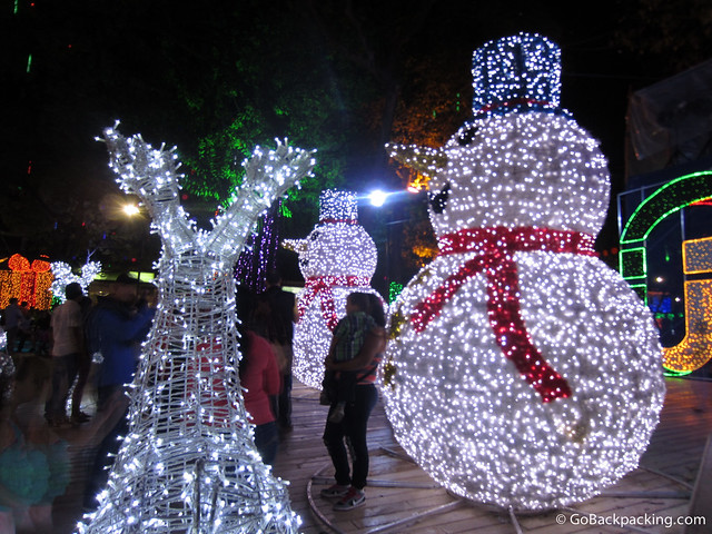 The big snowmen were my favorite decorations in Parque Itagui