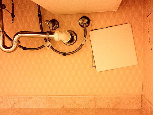 The glamout of business travel: finding unusual angles in your hotel room #165/365 by PJMixer