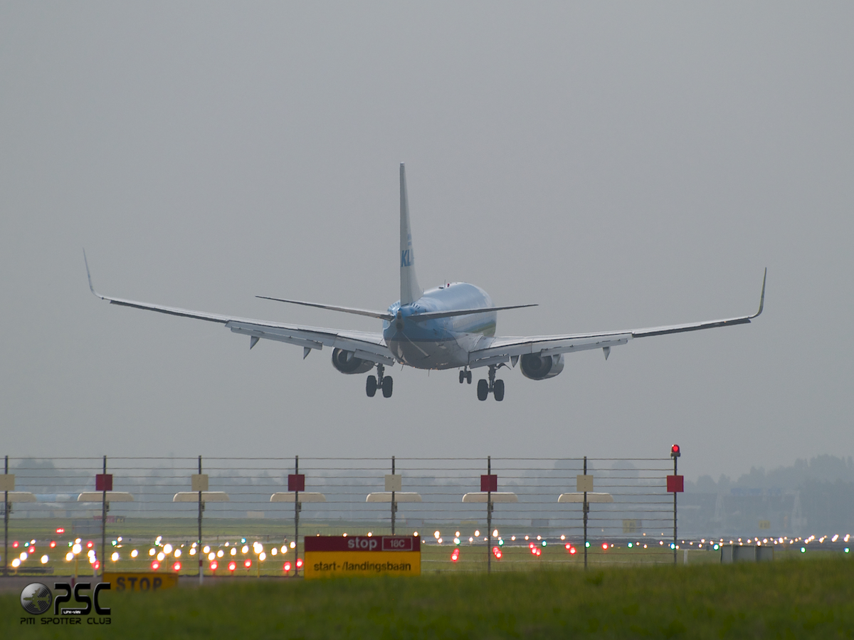 738 KLM atterraggio 2 686