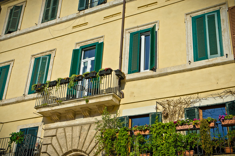 Roman balcony