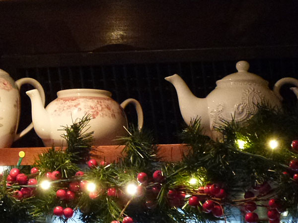 tea pots au blue lady pub