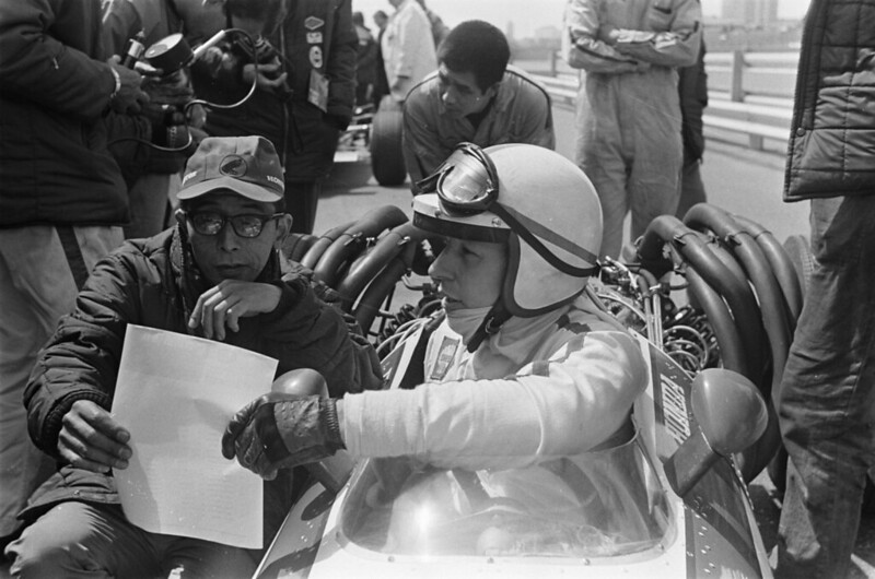 Surtees_at_1968_Dutch_Grand_Prix