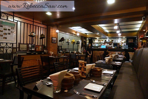 BKK- Firehouse Pub and restaurant - Best Burgers in Bangkok, rebeccasaw-009