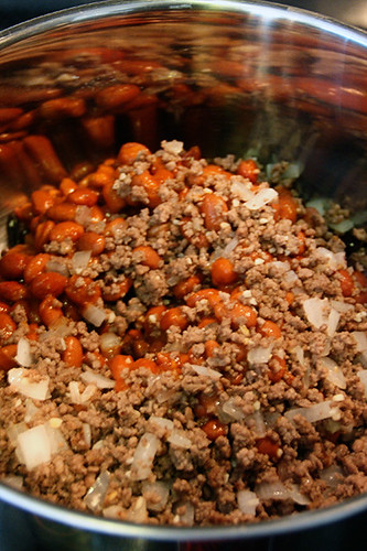 Make_Chili_Beans-Onions-Meat