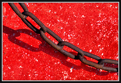 Chain on Red