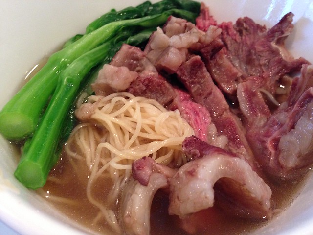 清湯牛腩麵 (Braised Beef Brisket Noodle Soup)