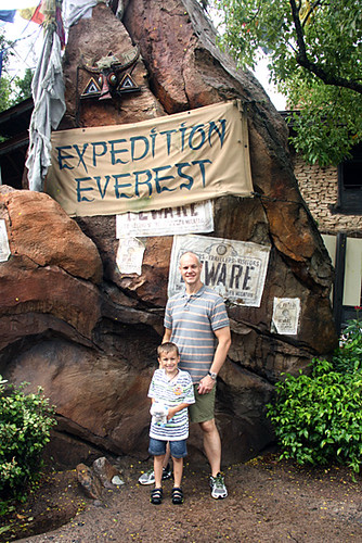Expedition-Everest-Sign-Nat-and-Bri