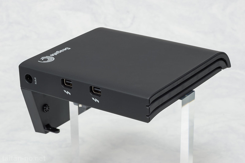Seagate Backup Plus Desktop Thunderbolt Adapter (STAE129)-DSC_7168