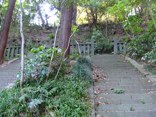 墓への階段