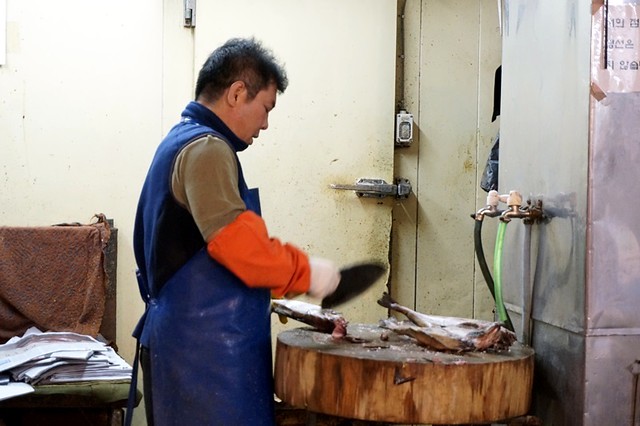 Gwangjang Traditional Market in Korea - rebeccasaw blog-018