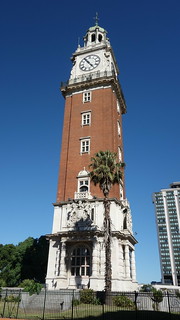 Torre Monumental / Torre de los Ingleses - displaying a large British coat of arms 