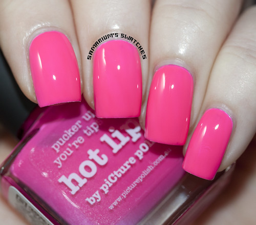 piCture pOlish Hot Lips