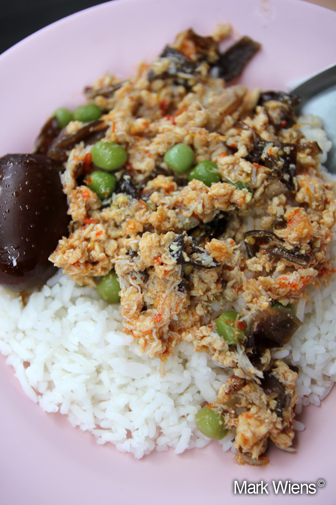 Pad boo (stir fried crab  ผัดปู) with a kai paloe (stewed egg ไข่พะโล้)