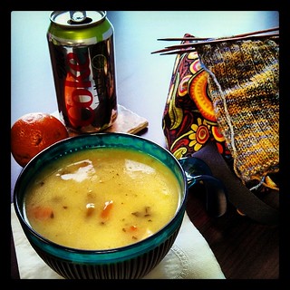 It's from a can, but pretty good! Light Chicken Pot Pie #soup and #knitting for #lunch #dietcoke