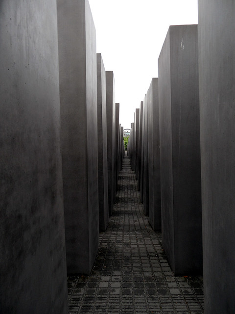 Denkmal für die ermordeten Juden Europas (Holocaust-Mahnmal) Berlin-Mitte, Juli 2013