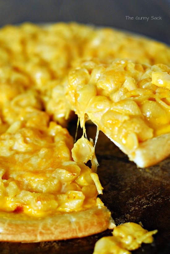 Macaroni_and_Cheese_Pizza_Recipe