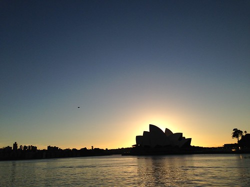 Early morning in Sydney: good morning opera house