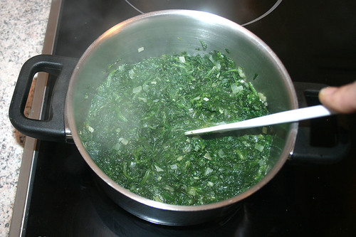 11 - Spinat kochen / Cook spinach