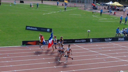 Tour de stade pour les participantes au 200m féminin T44