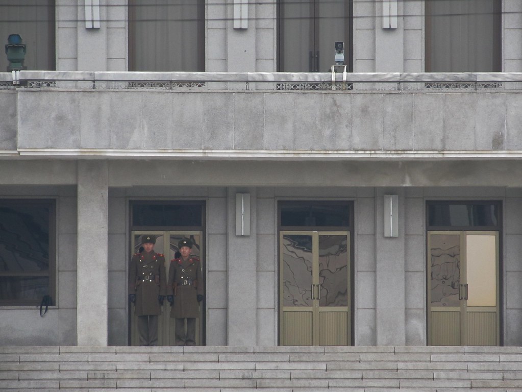 Peeping into North Korea - Alvinology