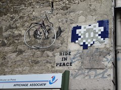 Space Invader PA_1007 damaged feat. Ride in Peace