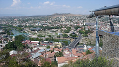 Panorama Tbilisi z górnej stacji kolejki linowej.