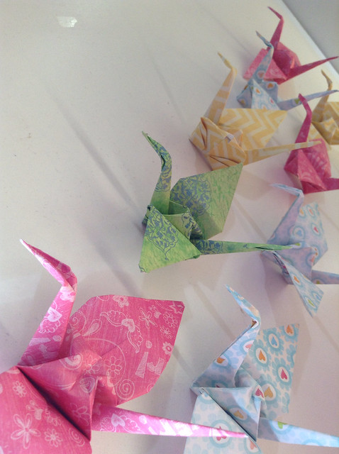 Paper cranes tutorial www.colorandlove.com