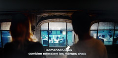 Vue plongeante sur la vie de bureau — Tom Cruise et Rosamund Pike, dans Jack Reacher (2012), Paris, 9 septembre 2014