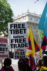Tibet supporters protest UK visit of Chinese Premier Li Keqiang