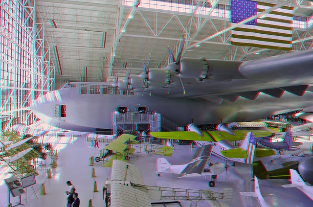 Spruce Goose in 3D, red/cyan anaglyph
