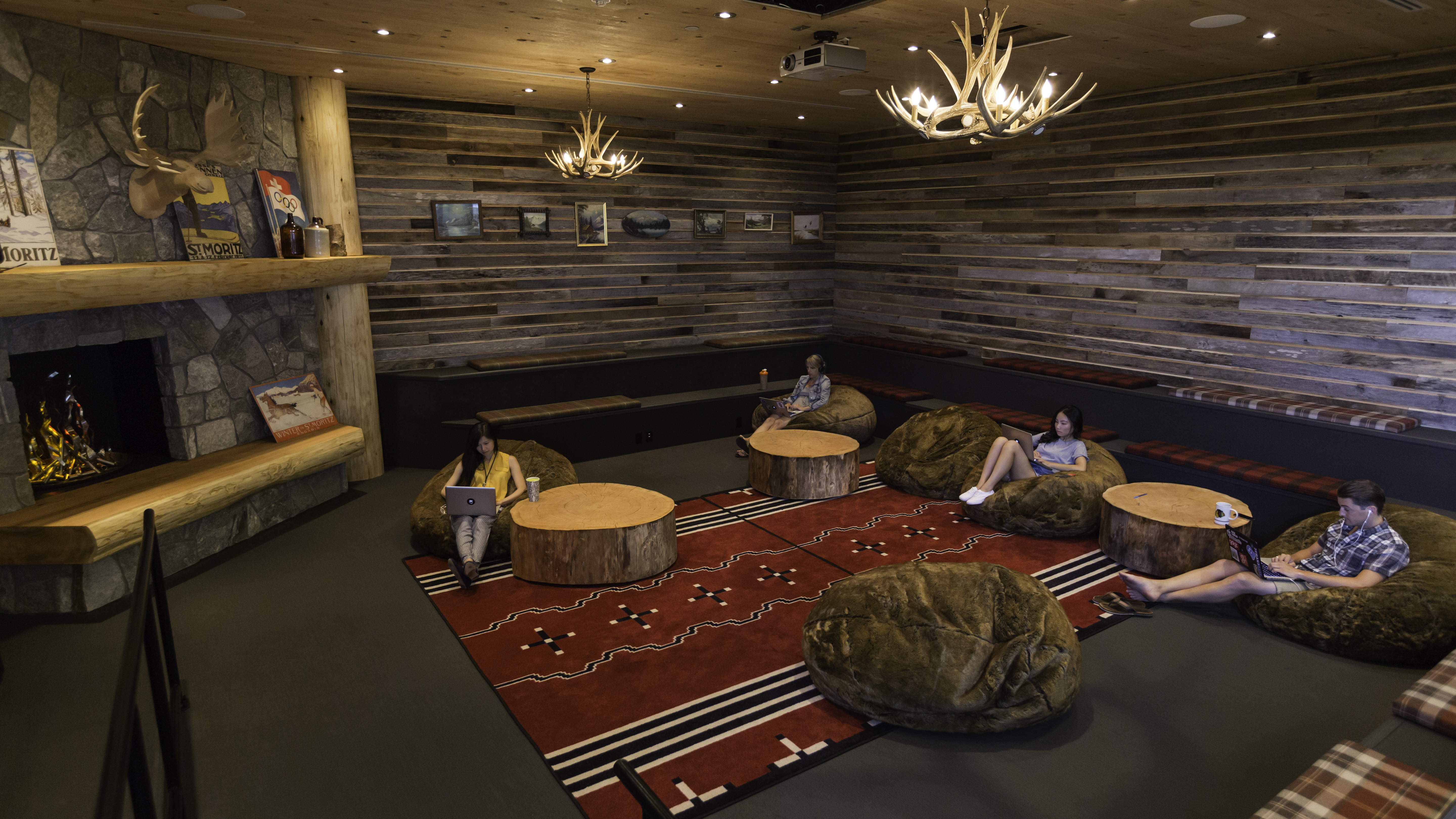 Hootsuite HQ2 - Sunken Lounge