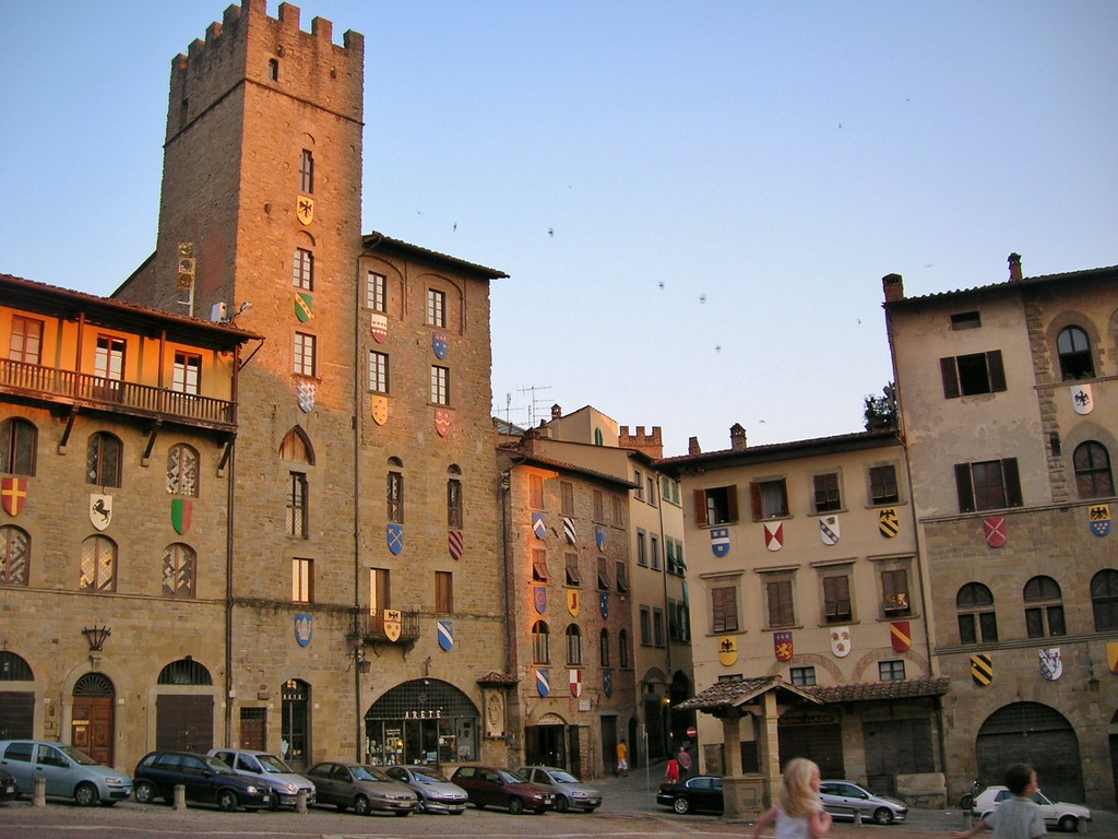 Arezzo – Far from the madding crowd - Alvinology