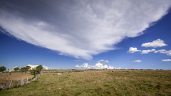 Nuages impressionants dans le ciel de l'Aubrac - Impressive clouds in the sky of Aubrac region