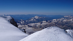 Widok ze szczytu Elbrus (5642m) na wschód.