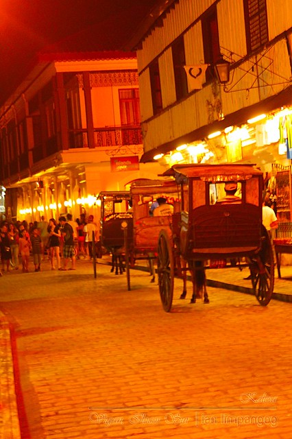 Calle Crisologo in Vigan Field with Tourist and Spectators