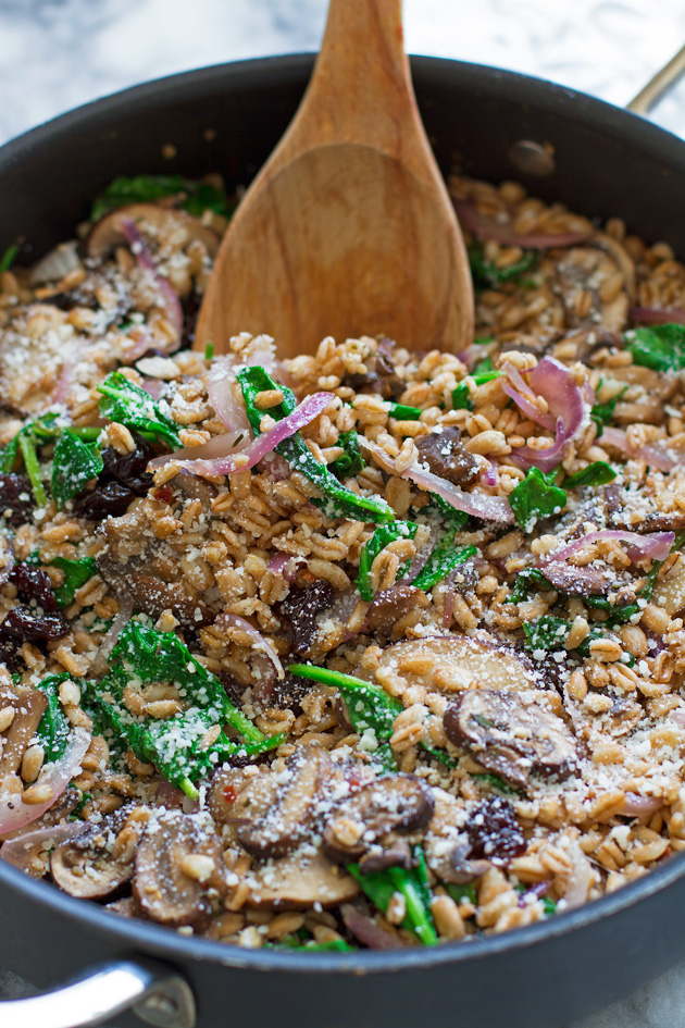 Farro Salad with Spinach and Mushrooms