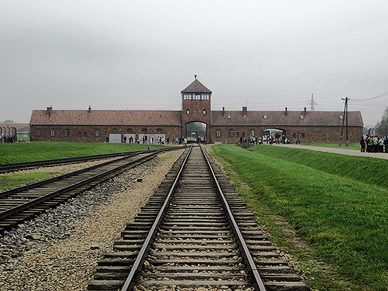 Lestarteinarnir sem leiddu fólk til slátrunar í Auschwitz-Birkenau.