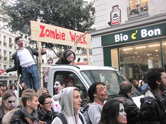 Space Invader PA_1094 @ Zombie Walk