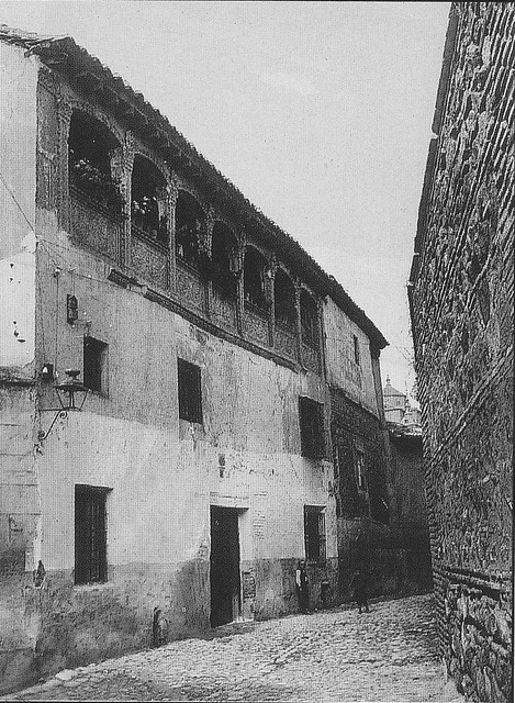 Palacio de los Niño (linaje Añover y Arcos) en el callejón de San Lorenzo de Toledo a principios del siglo XX. Foto Rodríguez