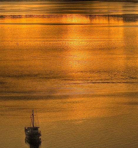 chile yellow sunrise golden boat explore amanecer amarillo castro d200 pacifico dorado oceano bote chiloe abigfave robertocumsille damniwishidtakenthat