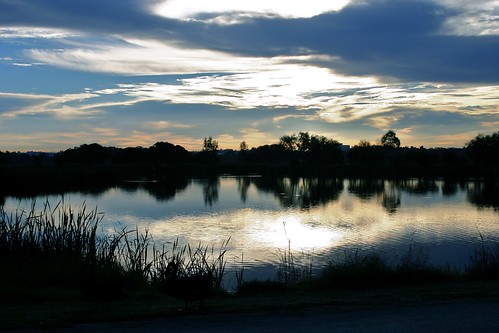 lake reflection sunrise perth wa herdsman