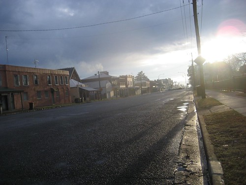 road street morning sun rain sunrise geotagged nsw gutter bathurst georgest 2795 postcode2795 geo:lat=33419344 geo:lon=149575274